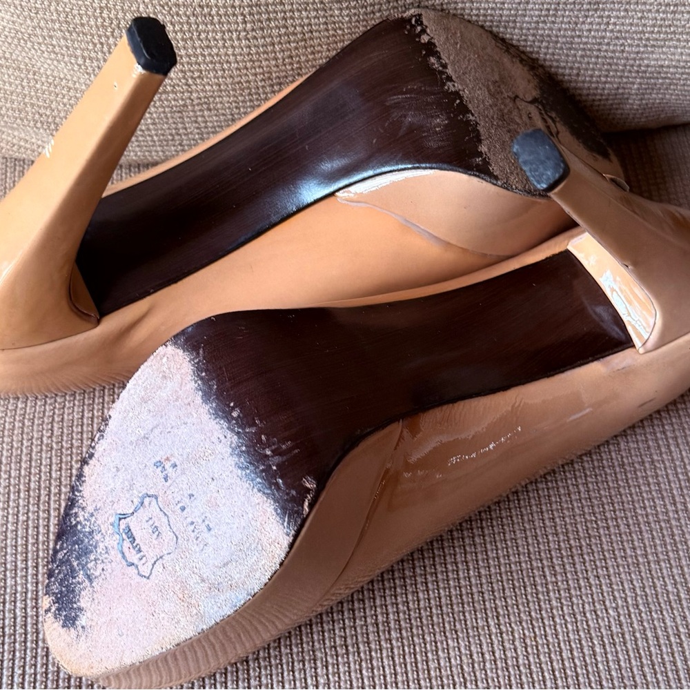 Stuart Weitzman Nude Patent Leather Heels - Picture 5 of 7